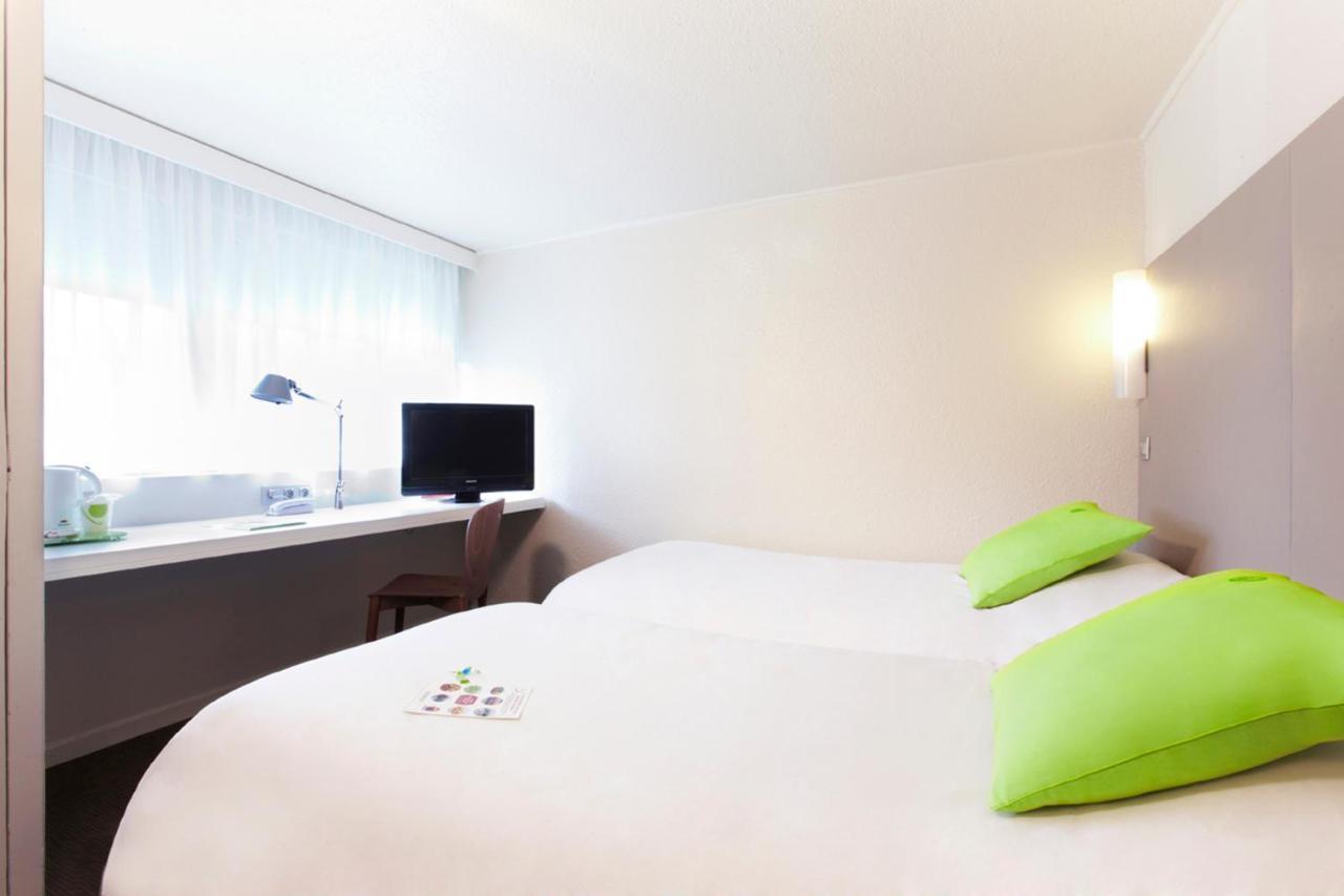 Hotel Campanile Lille - Seclin Exterior foto