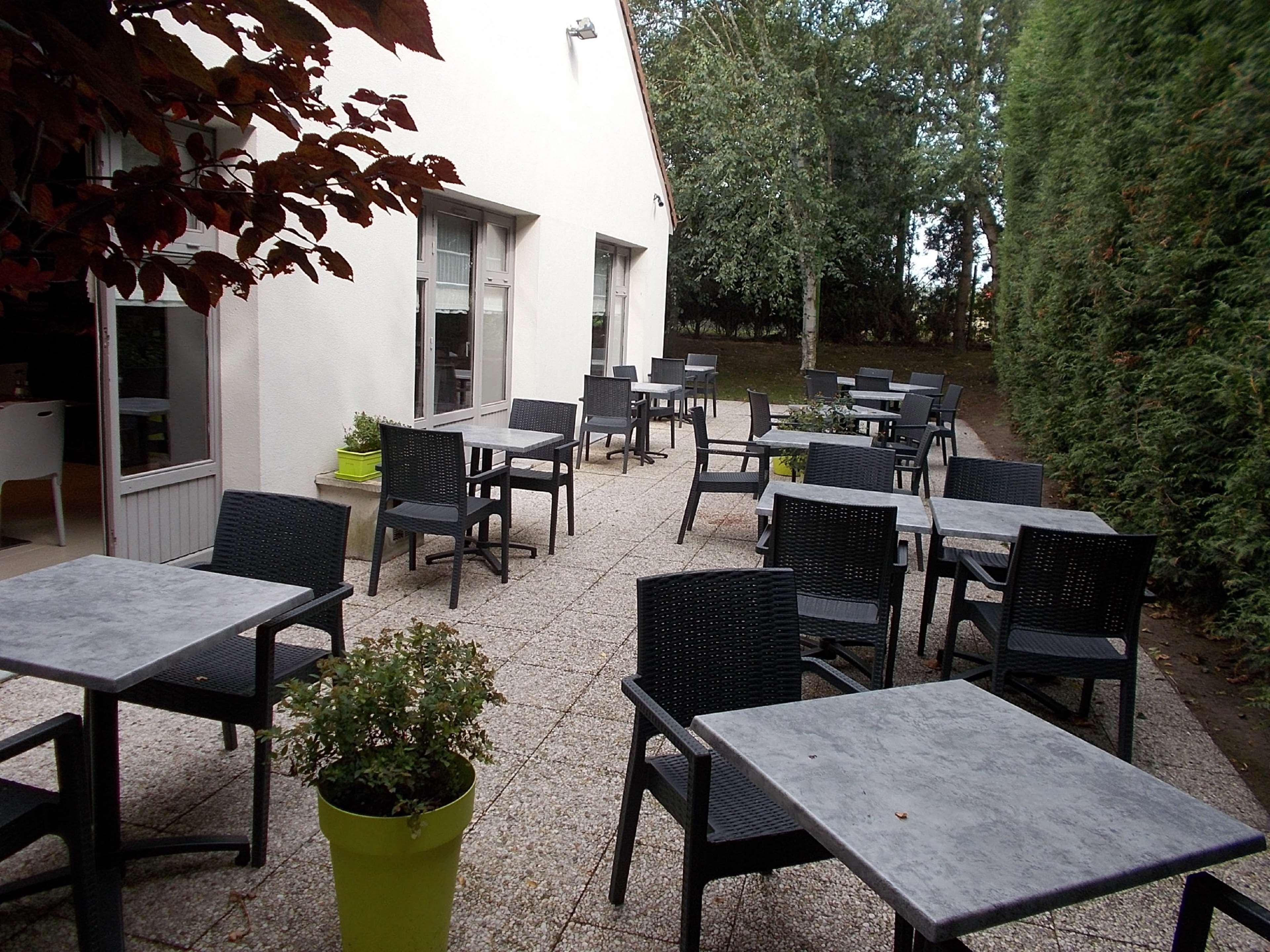 Hotel Campanile Lille - Seclin Exterior foto
