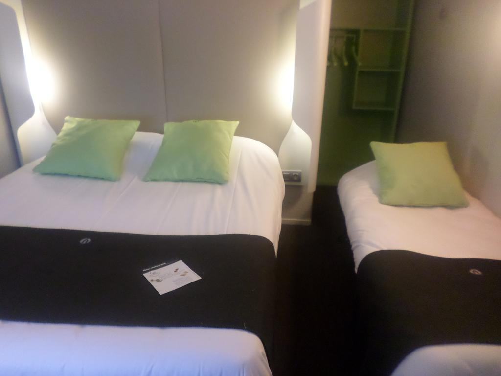 Hotel Campanile Lille - Seclin Habitación foto